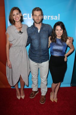 Daisy Betts, Mike Vogel, Yael Stone