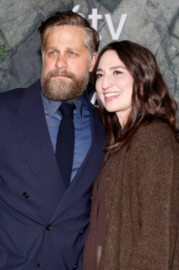 Joe Tippett, Sara Bareilles Monarch 'da: Canavarların Mirası Sezon 2 Bölüm 2 TCL Çin Tiyatrosu' nun galası 19 Şubat 2026 'da Los Angeles, CA