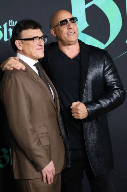 Anthony Russo, Vin Diesel 17 Şubat 2026 'da Los Angeles' taki TCL Çin Tiyatrosu 'nda The Bluff World Premiere' de.
