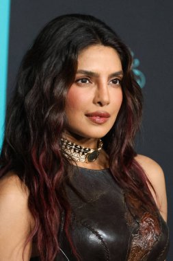 Priyanka Chopra Jonas 17 Şubat 2026 'da Los Angeles' taki TCL Çin Tiyatrosu 'nda The Bluff World Premiere' da.