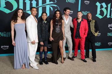 Safia Oakley-Green, Ismael Cruz Cordova, Vedanten Naidoo, Priyanka Chopra Jonas, Karl Urban, Frank E. Flowers, Temuera Morrison, The Bluff World Premiere at the TCL Chinese Theater IMAX 17 Şubat 2026, Los Angeles