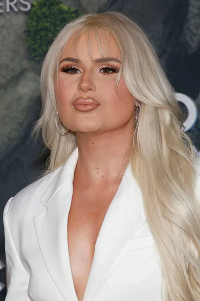 Monarch 'da Ashlee Keating: Canavarların Mirası Sezon 2 Bölüm 2 TCL Çin Tiyatrosu IMAX' ta 19 Şubat 2026, Los Angeles, CA