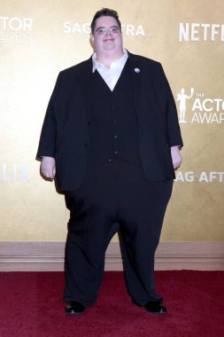 Luke Manley, 1 Mart 2026 'da Los Angeles' taki Shrine Konser Salonu 'na 32. Yıllık Aktör Ödülleri' nde.