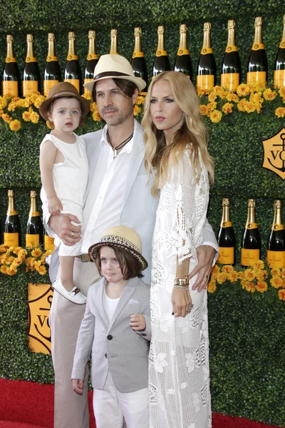 Rachel Zoe, Rodger Berman, son Skyler, son Kai — Stockfoto