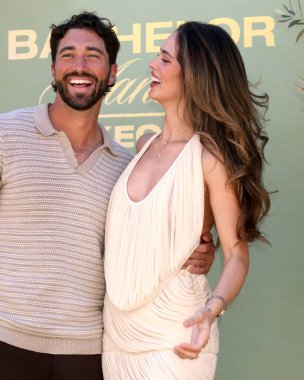 Joey Graziadei, Kelsey Anderson 12 Mart 2026 'da Agoura Hills, CA' deki Bachelor Mansion Devralma 'da.