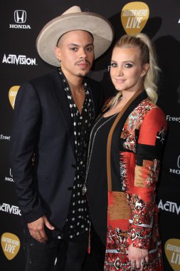 Evan Ross, Ashlee Simpson