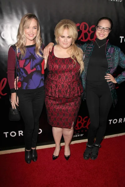 Kelley Jakle, Rebel Wilson, Alexis Knapp — Stockfoto