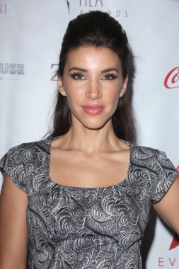 aktris Adrianna Costa