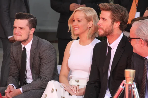 Jennifer Lawrence, Josh Hutcherson, Liam Hemsworth — Zdjęcie stockowe