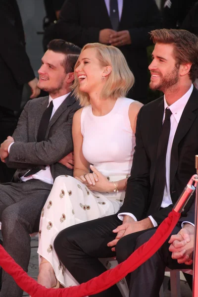 Josh Hutcherson, Jennifer Lawrence, Liam Hemsworth — Stockfoto