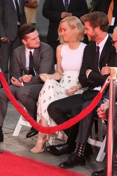 Josh Hutcherson, Jennifer Lawrence, Liam Hemsworth — Stok fotoğraf