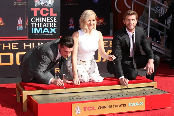 Jennifer Lawrence, Josh Hutcherson, Liam Hemsworth — Zdjęcie stockowe