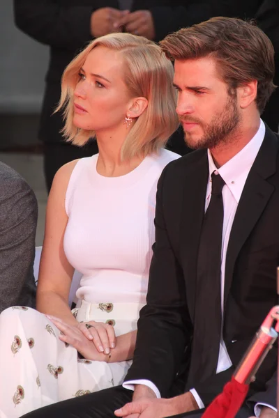 Jennifer Lawrence, Liam Hemsworth — Foto Stock