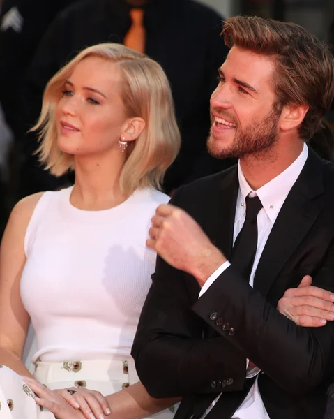 Jennifer Lawrence, Liam Hemsworth — Photo