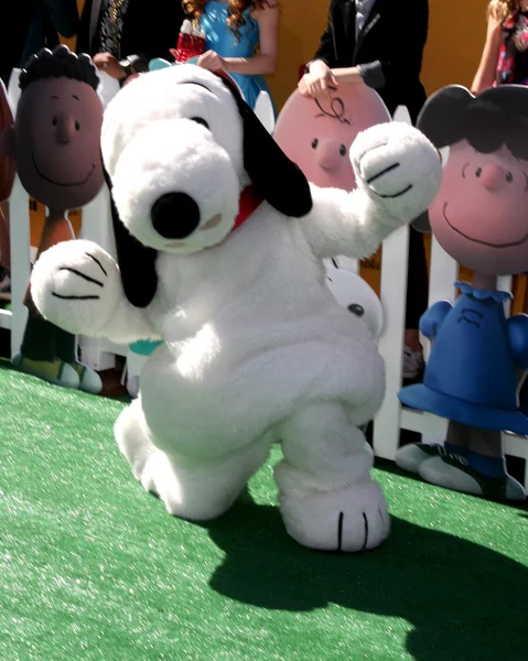 Snoopy at "The Peanuts Movie" — Stock Photo, Image