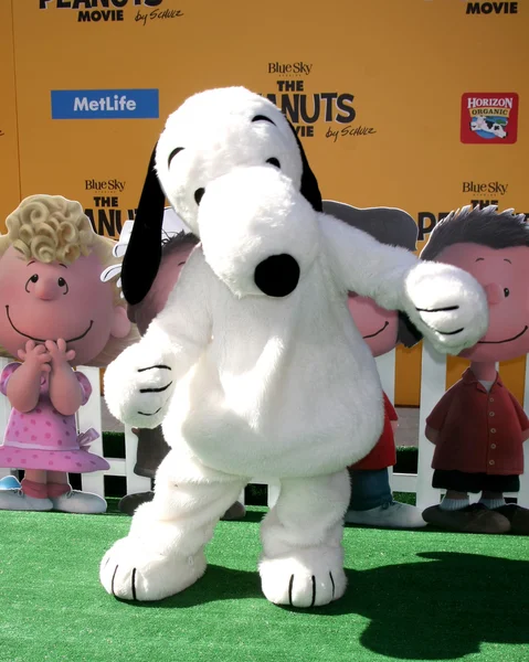 Snoopy at "The Peanuts Movie" — Stock Photo, Image