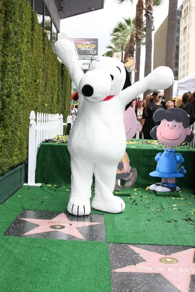 Ceremonia del Paseo de la Fama de Snoopy Hollywood — Foto de Stock