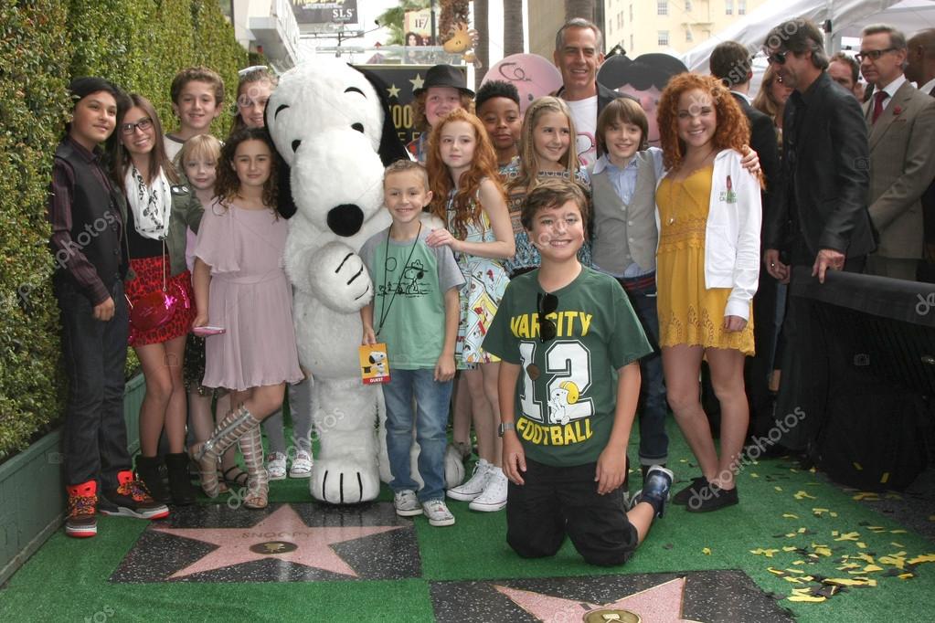 snoopy voice cast of