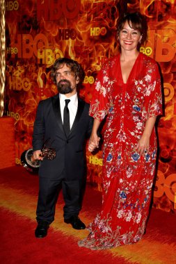Peter Dinklage, Erica Schmidt