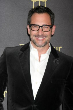 aktör Lawrence Zeryan