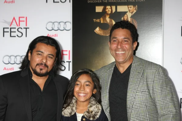 Jacob Vargas, Jacob's Daughter, Oscar Nunez — Stockfoto