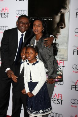 Dr. Bennet Omalu, aileden.