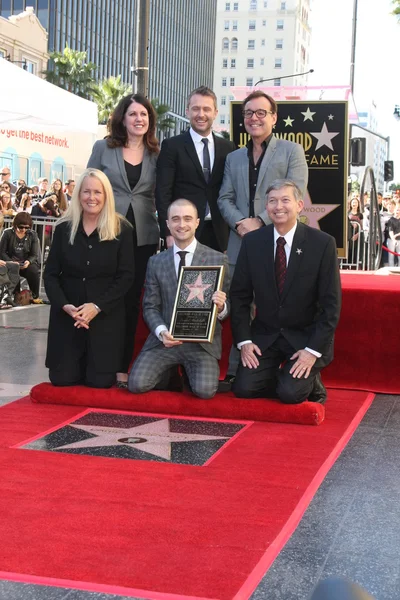 Chris Hardwick, Chris Columbus, Daniel Radcliffe, Leron Gubler, funzionari della CHamber — Foto Stock