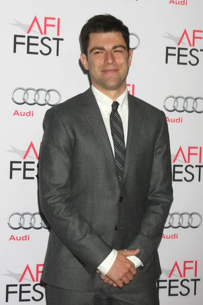 aktör Max Greenfield