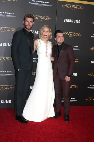 Liam Hemsworth, Jennifer Lawrence, Josh Hutcherson — Fotografia de Stock