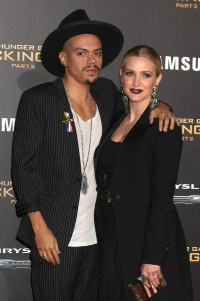 Evan Ross, Ashlee Simpson — Foto de Stock