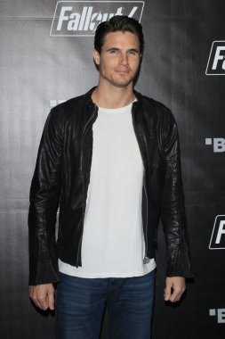Aktör Robbie Amell