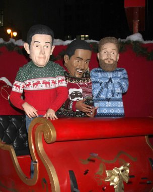 Atmosphere, Oversized heads of star Anthony Mackie, Joseph Gordon-Levitt, Seth Rogen