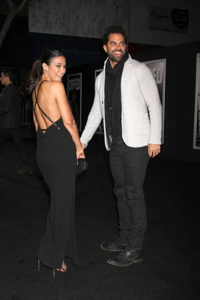 Emmanuelle Chriqui, Adrian Bellani — Stockfoto