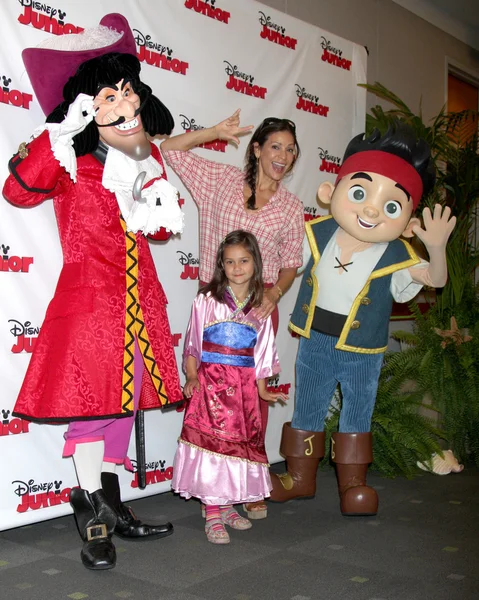 Captain Hook, Luna Katich, Constance Marie, Jake — Stockfoto