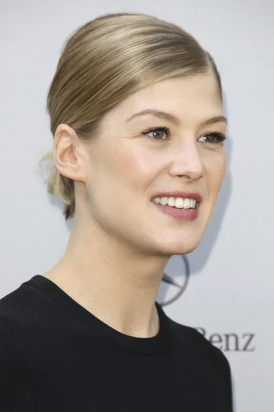 Actress Rosamund Pike — 스톡 사진