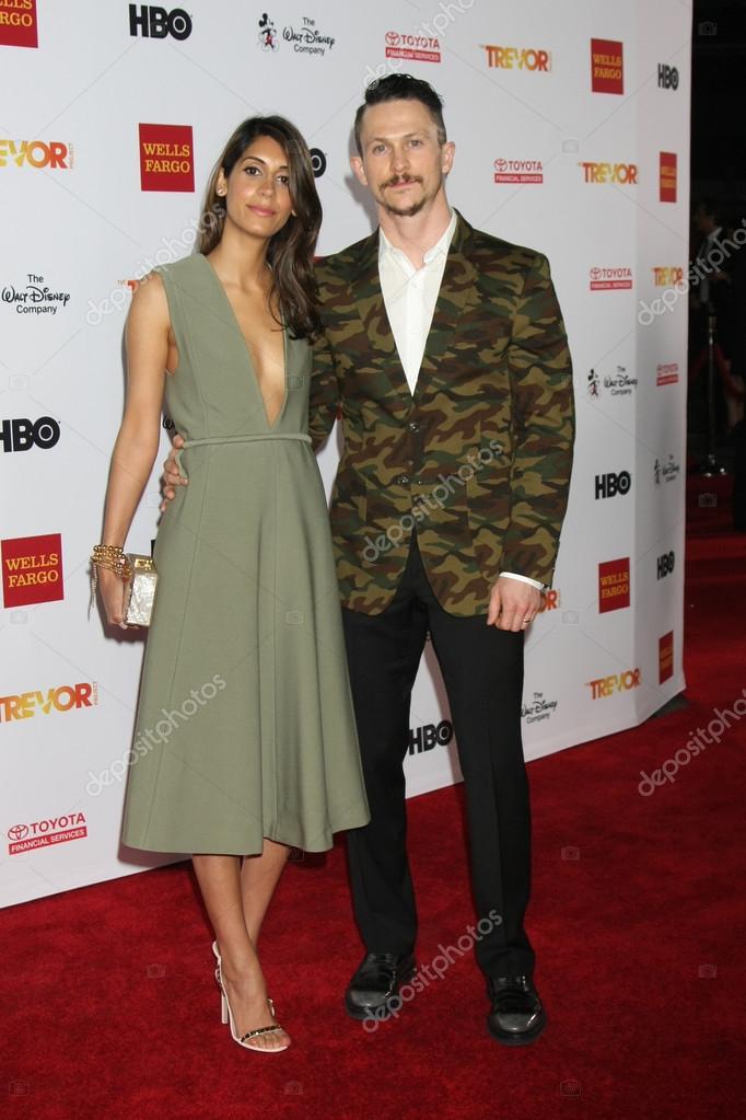 Los Angeles - Dec 6: Tara Ahamed Tucker, Jonathan Tucker na Trevorlive Gala v Hollywood P...