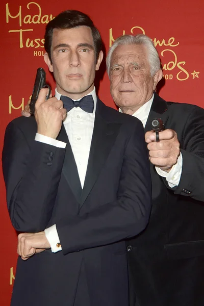 George Lazenby, med George Lazenby Wax siffran — Stockfoto