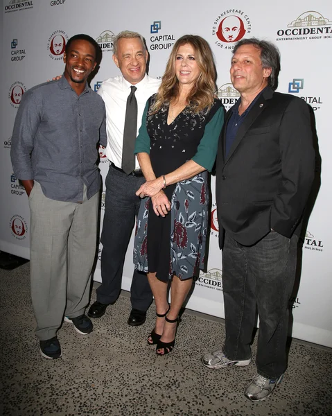 Anthony Mackie, Tom Hanks, Rita Wilson, Ben Donenberg — Stock Photo, Image