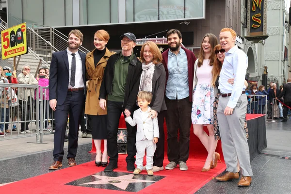 Seth Gabel, Bryce Dallas Howard, Ron Howard, Cheryl Howard, Family — Stock Photo, Image