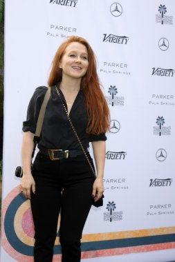 aktris Elizabeth Wood