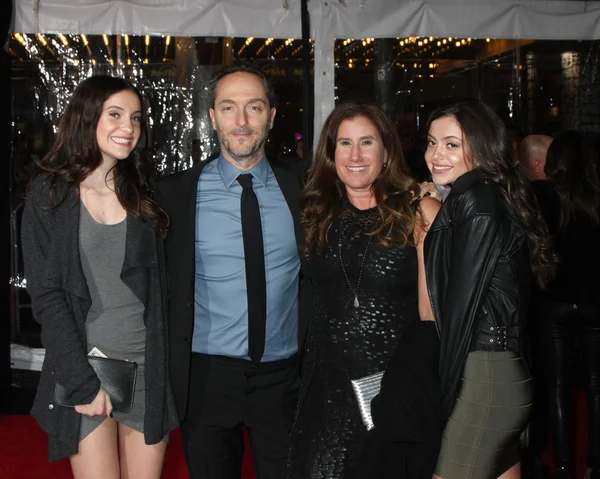 Emmanuel Lubezki, wife, daughters — Stock Photo, Image