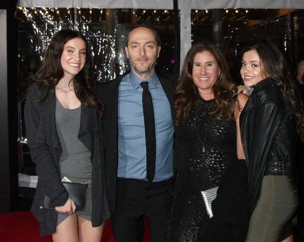 Emmanuel Lubezki, wife, daughters — Stock Photo, Image