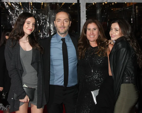 Emmanuel Lubezki, wife, daughters — Stock Photo, Image