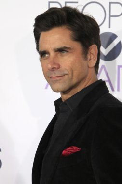 aktör John Stamos