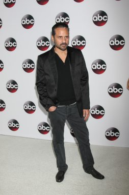 aktör Maurice Bernard