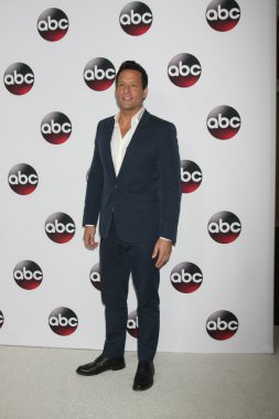 actor Josh Hopkins