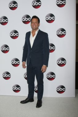 actor Josh Hopkins