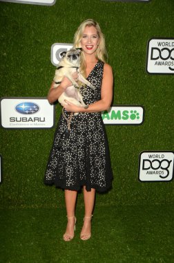 aktris Kristine Leahy