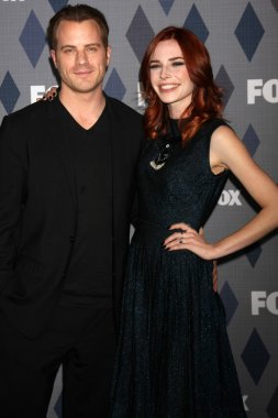 Robert Kazinsky, Chloe Dykstra