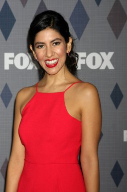 oyuncu Stephanie Beatriz